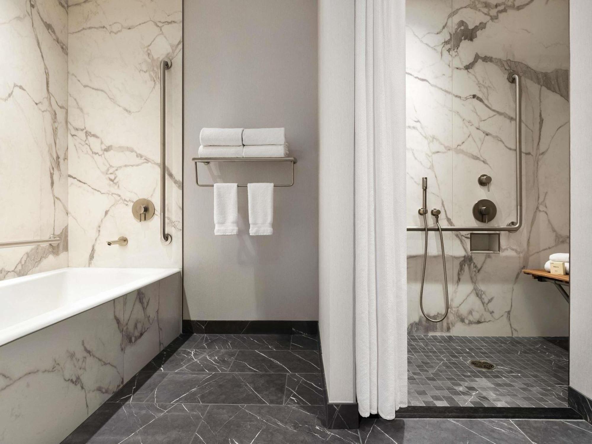 Deluxe Lakeview King Room with Roll-In Shower